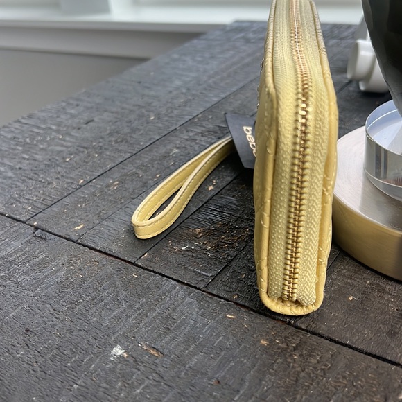 Bebe wallet/wristlet - Picture 3 of 8